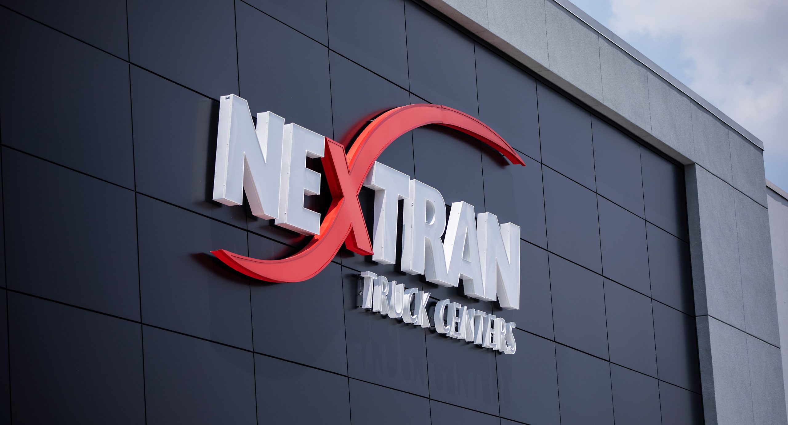 The manufacturing hub in Georgia makes it the perfect location for semi-truck dealerships like Nextran Atlanta.