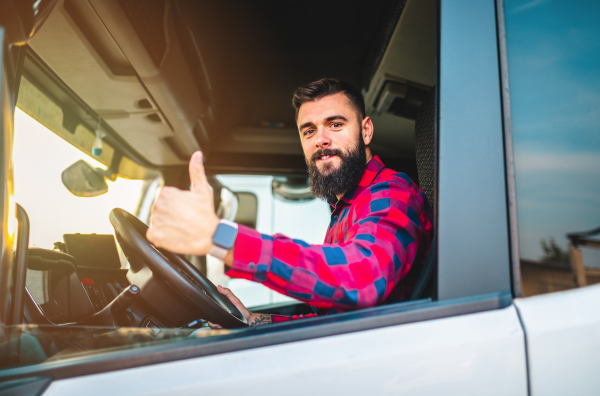 5 OTR Trucking Tips to Stay Alert During Long Haul Drives